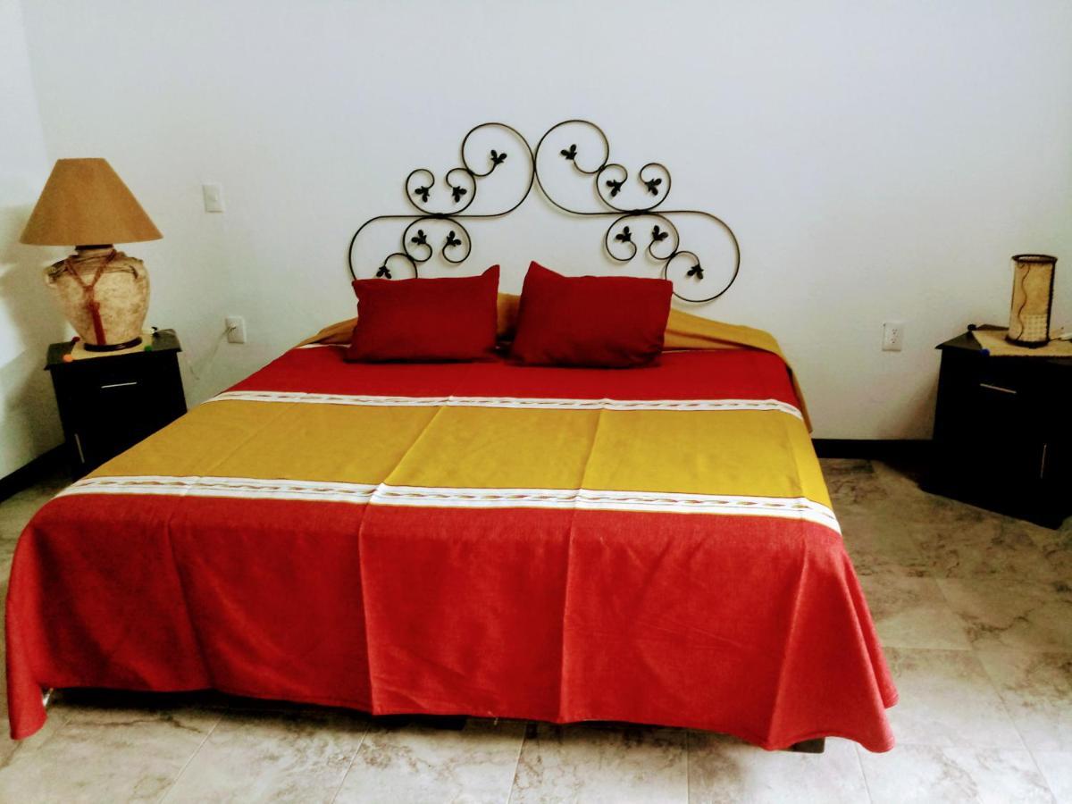 ホテル Casa Shalom Oaxaca エクステリア 写真