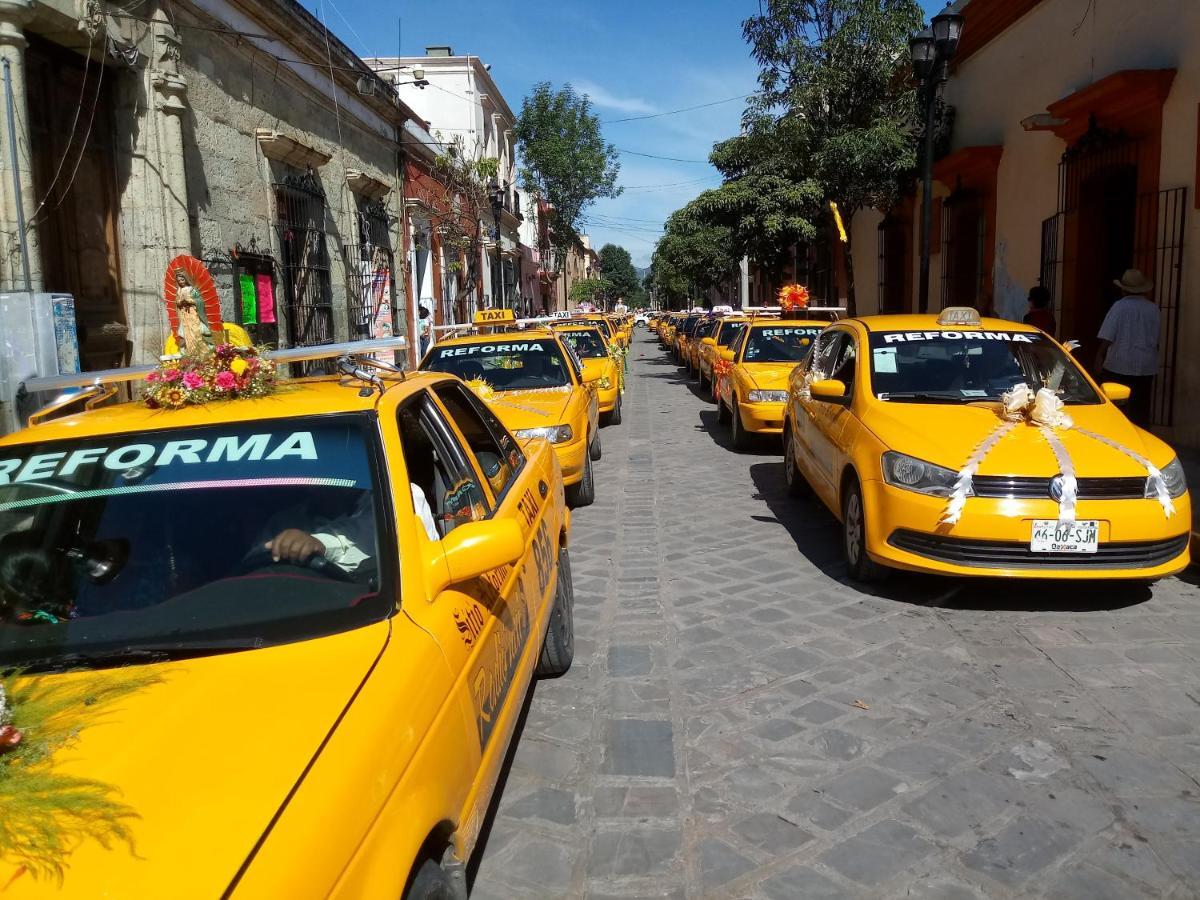 ホテル Casa Shalom Oaxaca エクステリア 写真