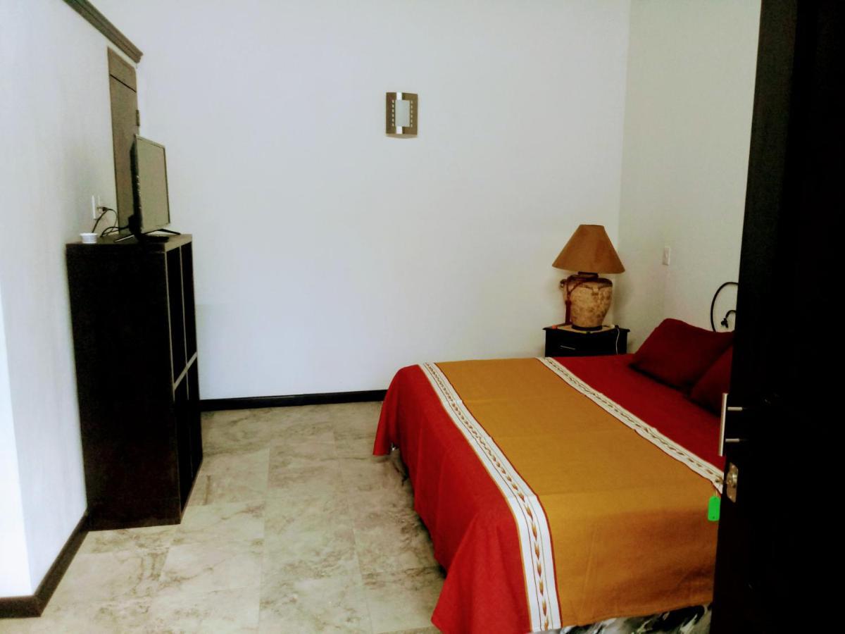 ホテル Casa Shalom Oaxaca エクステリア 写真